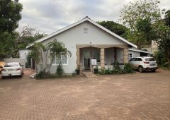 Umdoni Medical Practice – Front Entrance & Parking